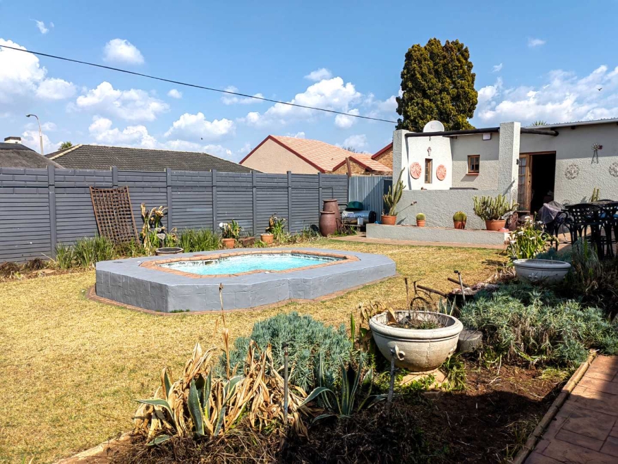 3 Bedroom Property for Sale in Verwoerdpark Gauteng