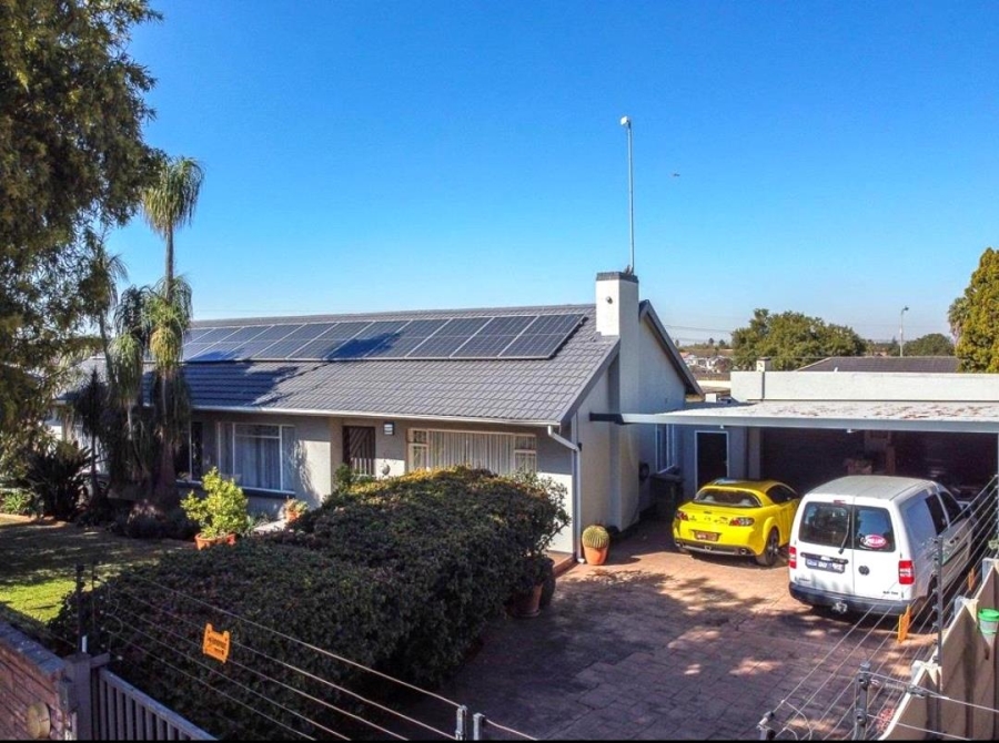 3 Bedroom Property for Sale in Verwoerdpark Gauteng