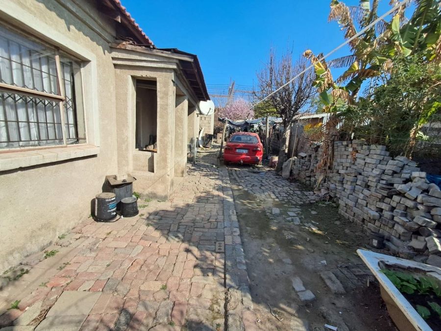 5 Bedroom Property for Sale in Olievenhoutbosch Gauteng