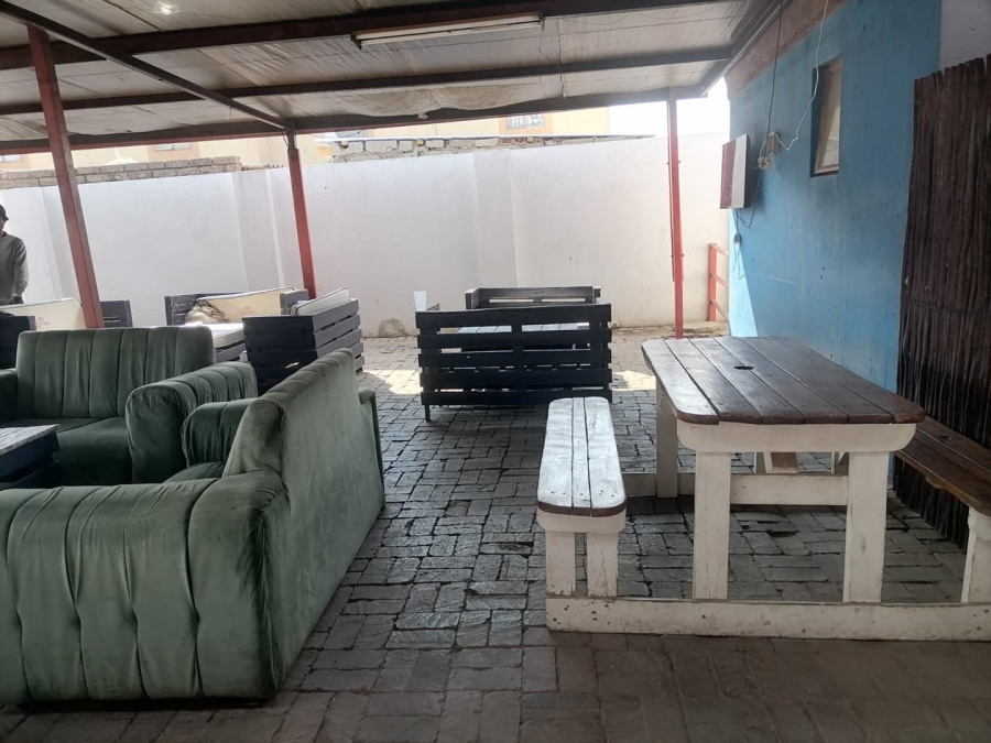 Commercial Property for Sale in Olievenhoutbosch Gauteng