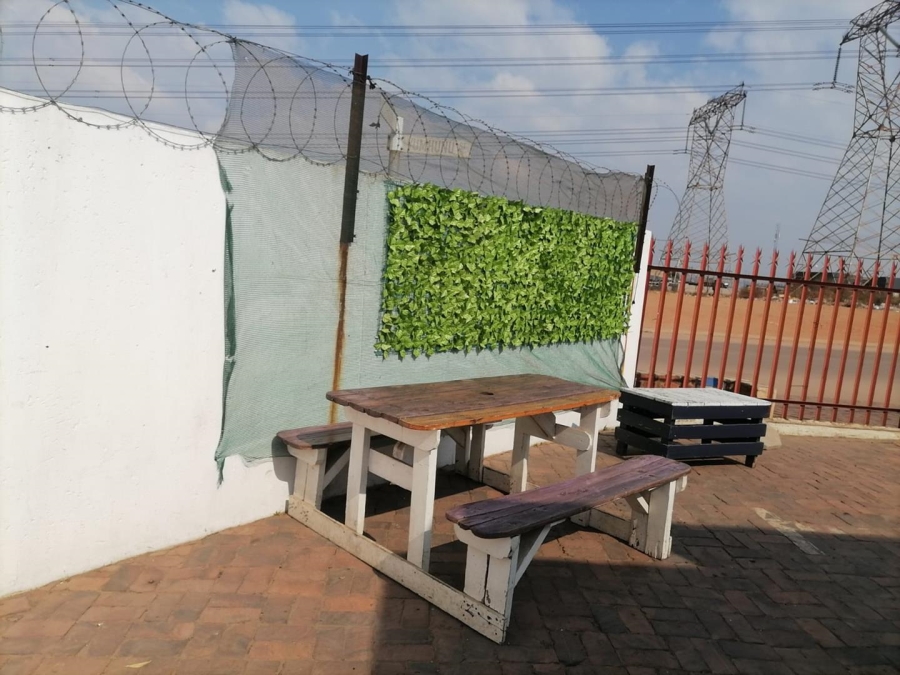 Commercial Property for Sale in Olievenhoutbosch Gauteng