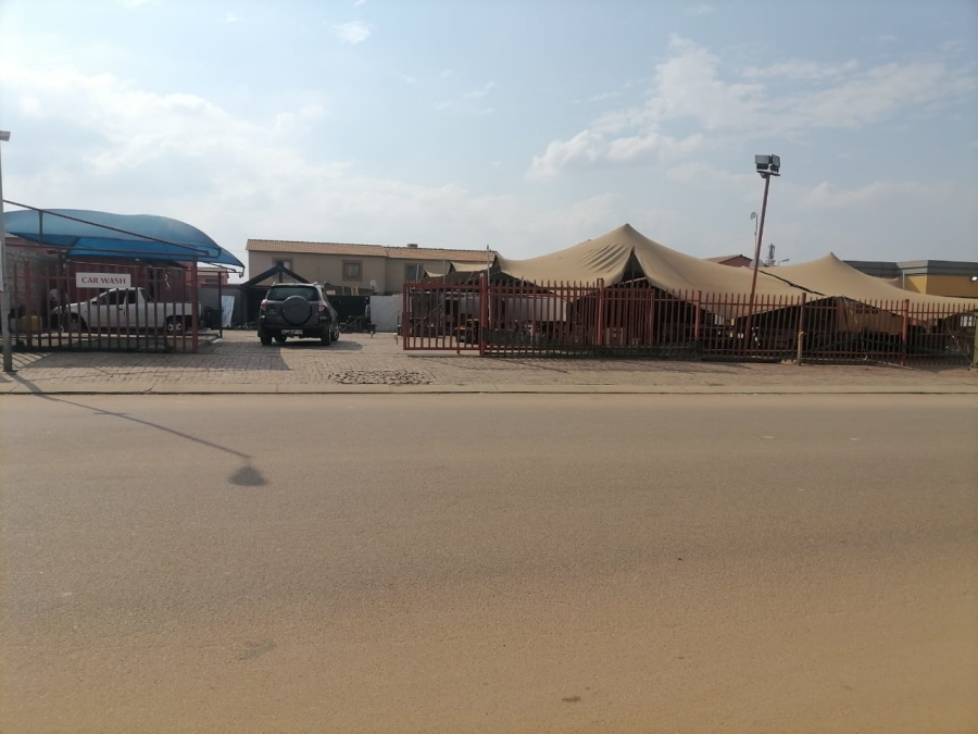 Commercial Property for Sale in Olievenhoutbosch Gauteng