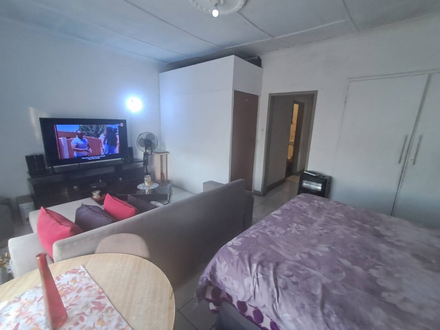 1 Bedroom Property for Sale in Pretoria West Gauteng