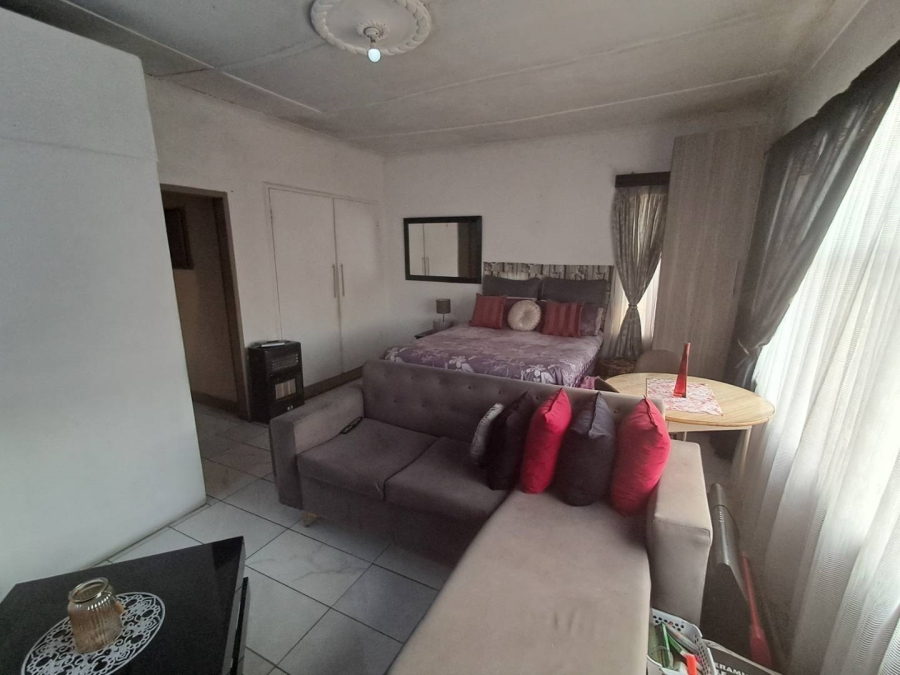 1 Bedroom Property for Sale in Pretoria West Gauteng