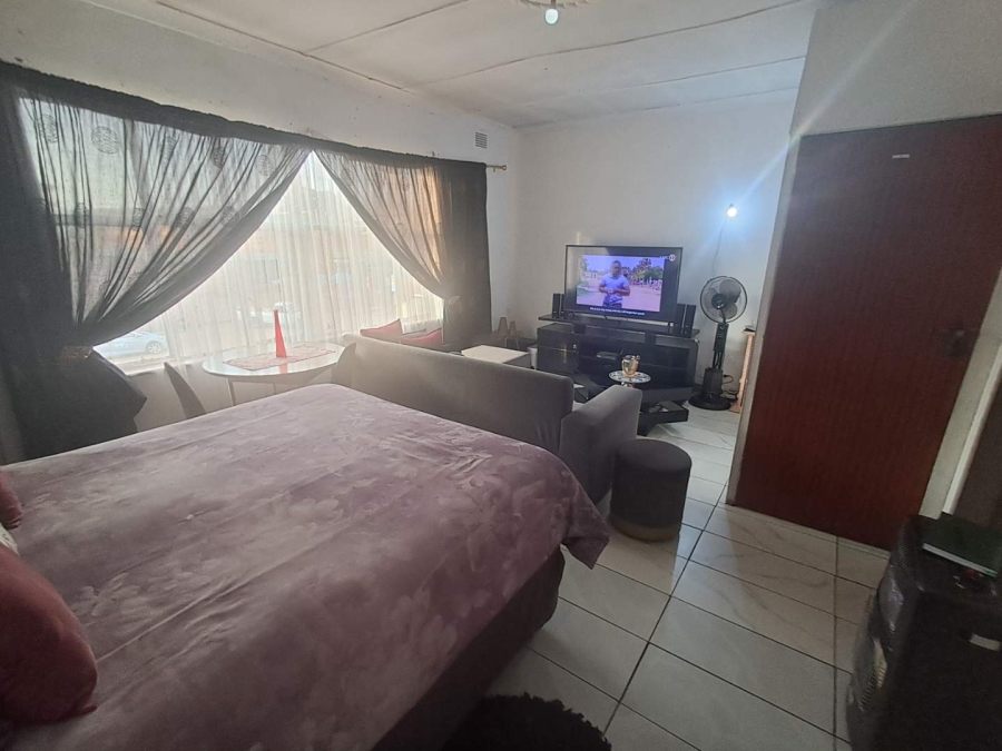 1 Bedroom Property for Sale in Pretoria West Gauteng