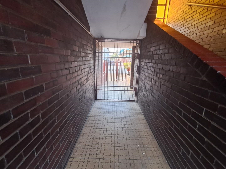 1 Bedroom Property for Sale in Pretoria West Gauteng
