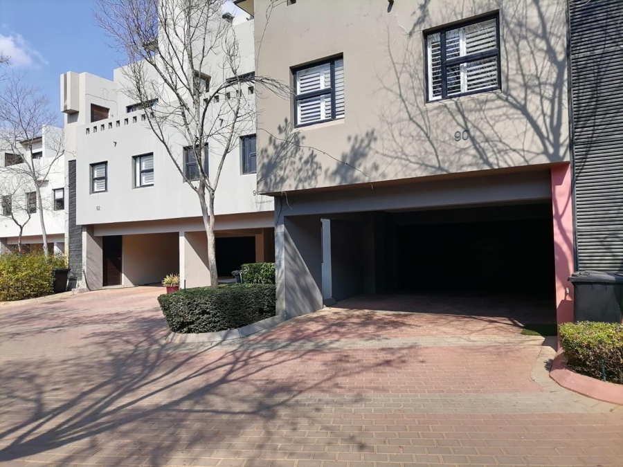 3 Bedroom Property for Sale in Lombardy Estate Gauteng
