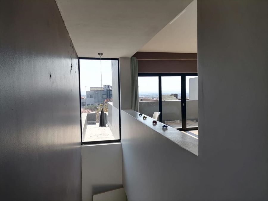 3 Bedroom Property for Sale in Lombardy Estate Gauteng
