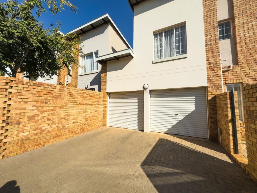 To Let 3 Bedroom Property for Rent in Hazeldean Gauteng