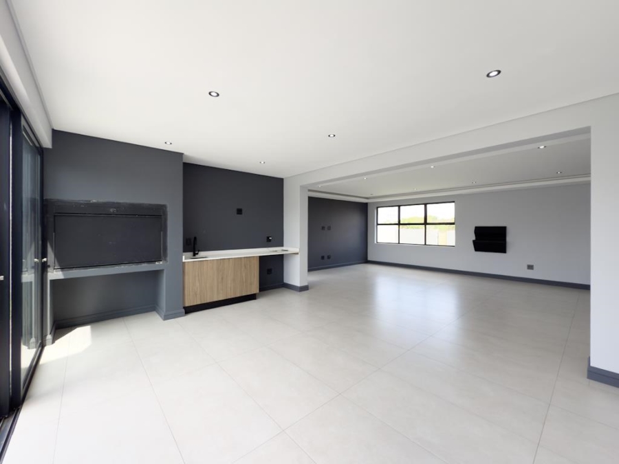 4 Bedroom Property for Sale in Midstream Heights Gauteng