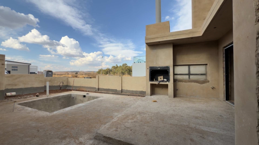 4 Bedroom Property for Sale in Fountainbrook Estate Gauteng