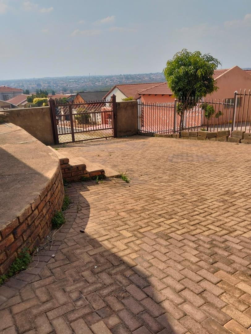 3 Bedroom Property for Sale in Morula View Gauteng