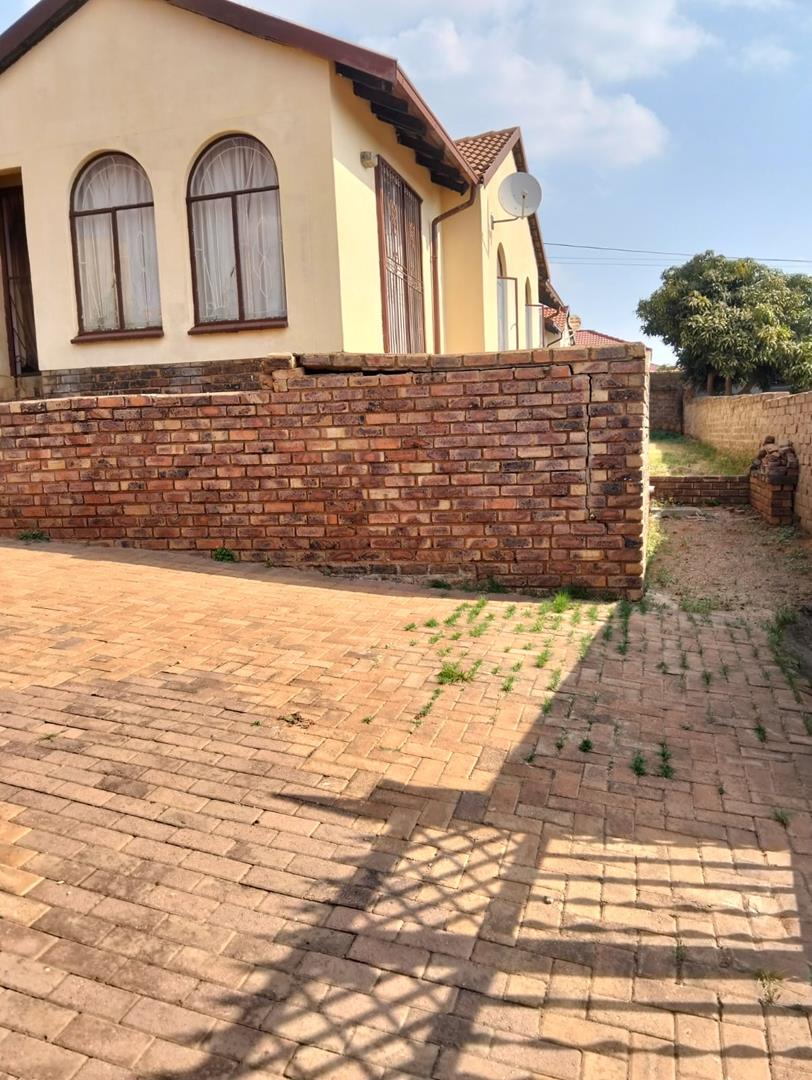 3 Bedroom Property for Sale in Morula View Gauteng