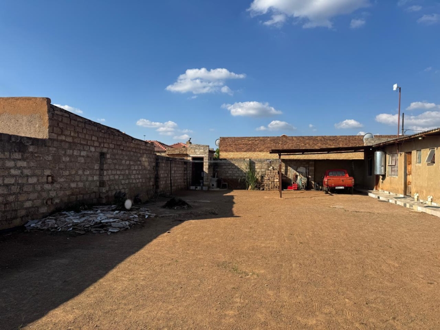 5 Bedroom Property for Sale in Soshanguve X Gauteng