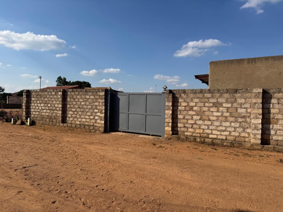 5 Bedroom Property for Sale in Soshanguve X Gauteng