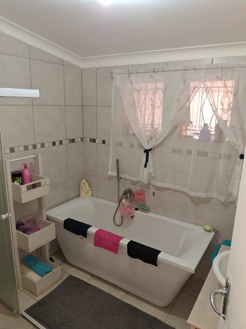 4 Bedroom Property for Sale in Valhalla Gauteng