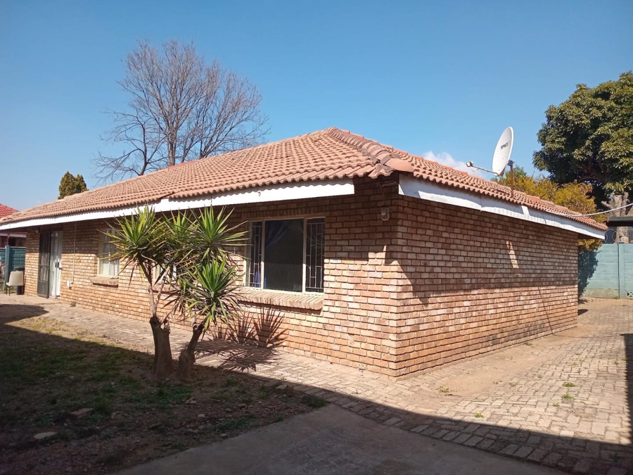 To Let 3 Bedroom Property for Rent in Silverton Gauteng