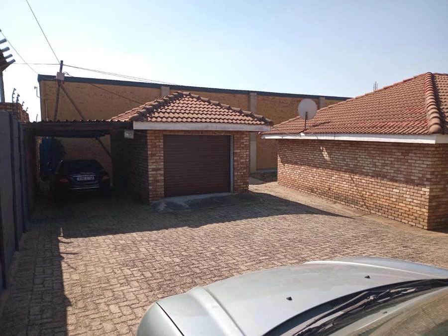 To Let 3 Bedroom Property for Rent in Silverton Gauteng