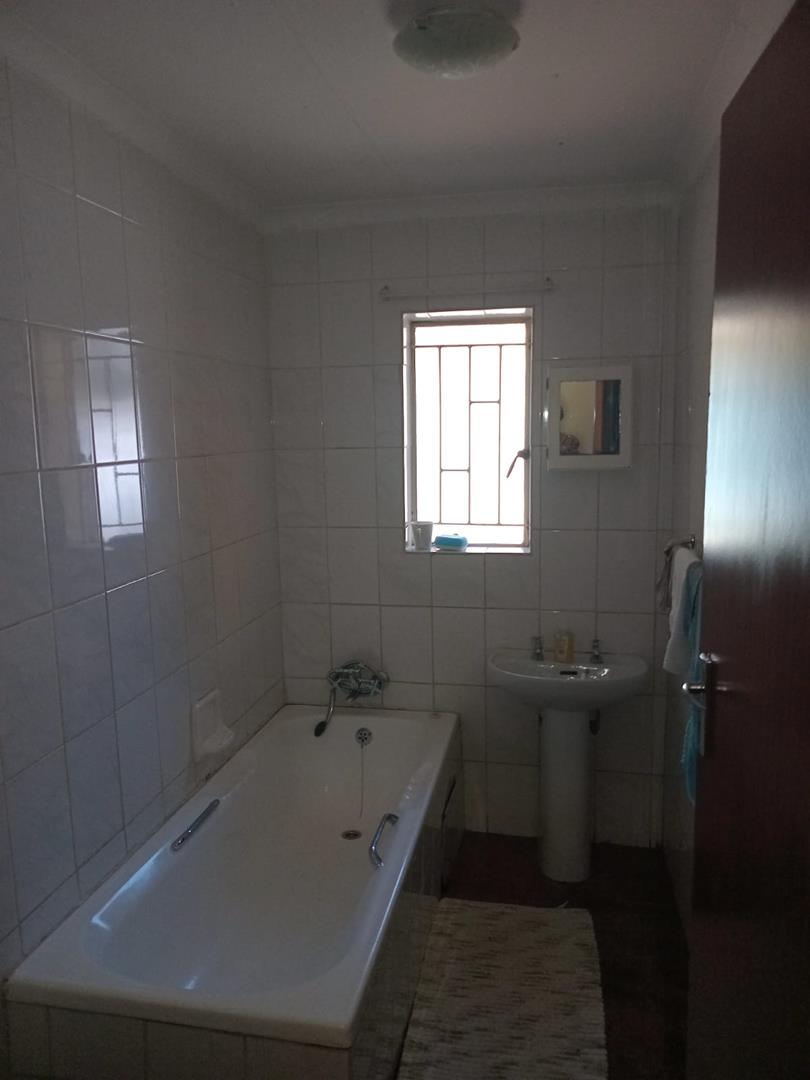 To Let 3 Bedroom Property for Rent in Silverton Gauteng
