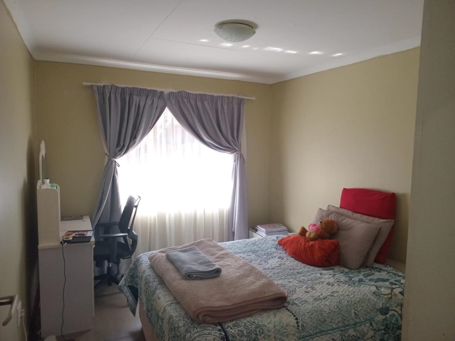 To Let 3 Bedroom Property for Rent in Silverton Gauteng