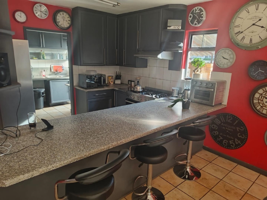 3 Bedroom Property for Sale in Val de Grace Gauteng