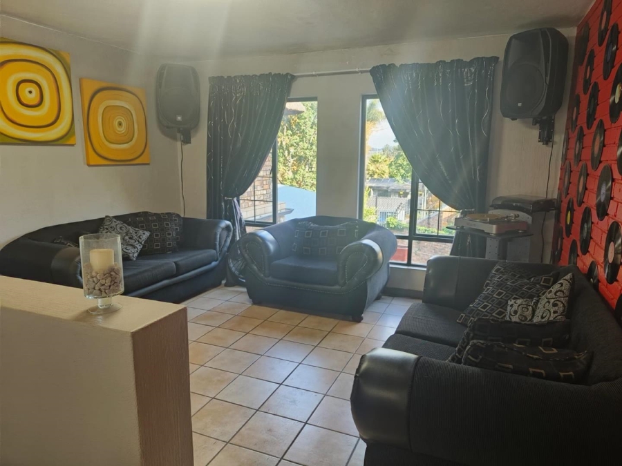3 Bedroom Property for Sale in Val de Grace Gauteng