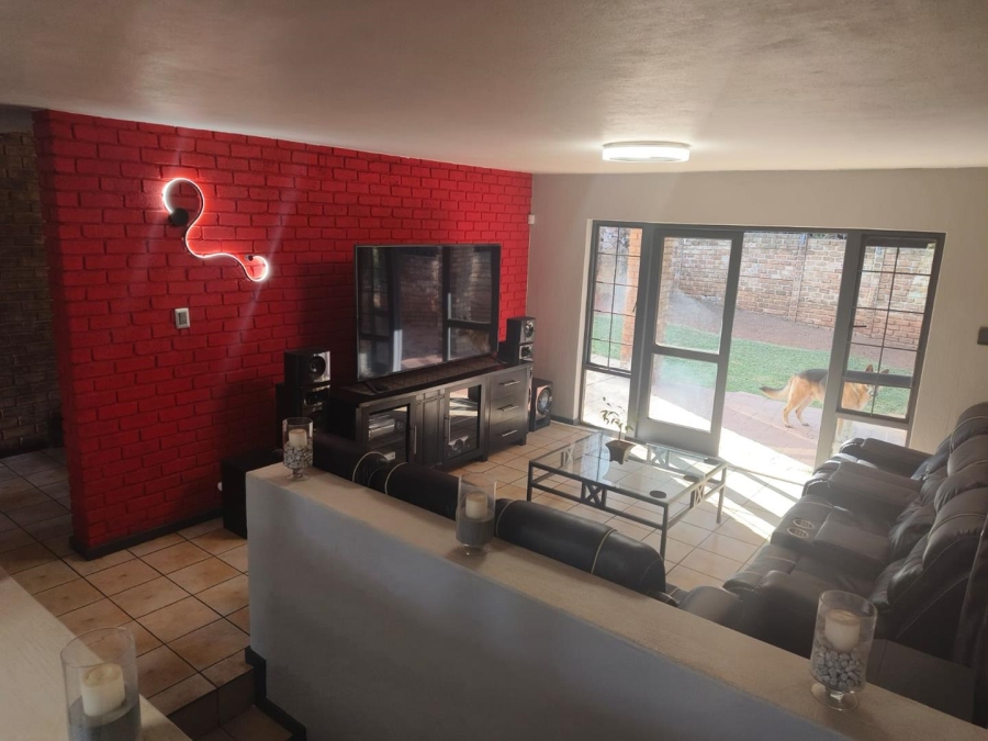 3 Bedroom Property for Sale in Val de Grace Gauteng