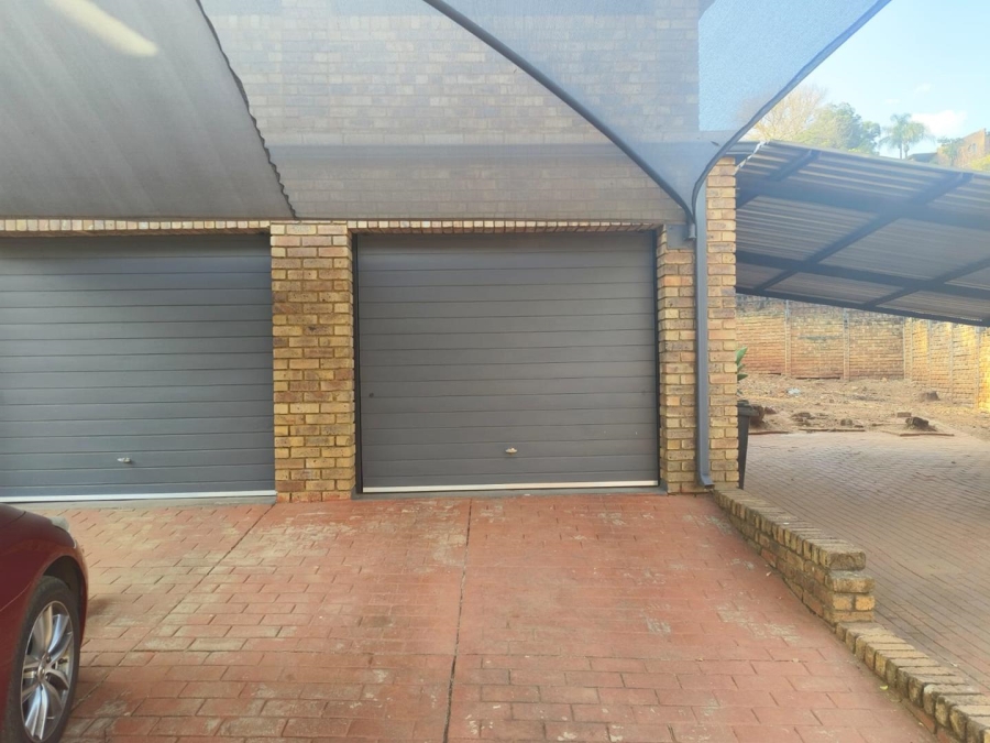 3 Bedroom Property for Sale in Val de Grace Gauteng