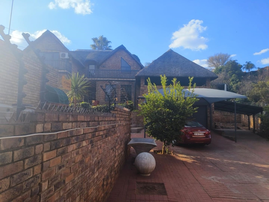 3 Bedroom Property for Sale in Val de Grace Gauteng