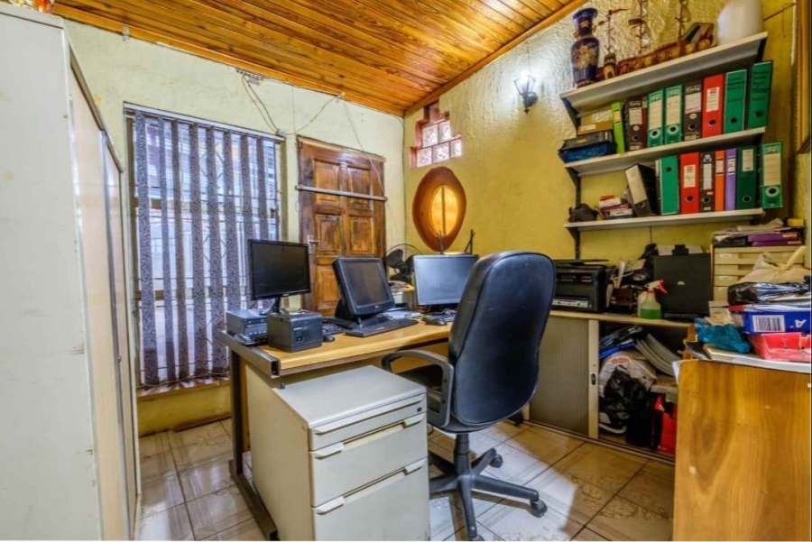 4 Bedroom Property for Sale in Lenasia South Gauteng