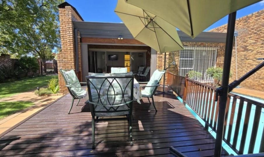 3 Bedroom Property for Sale in Brackenhurst Gauteng
