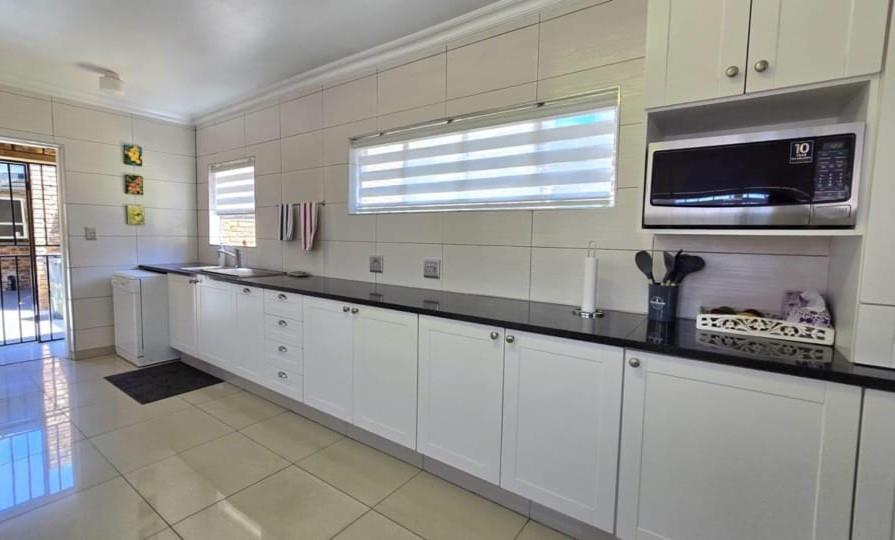 3 Bedroom Property for Sale in Brackenhurst Gauteng
