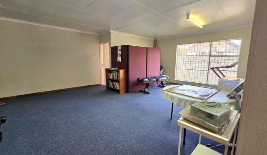 3 Bedroom Property for Sale in Brackenhurst Gauteng