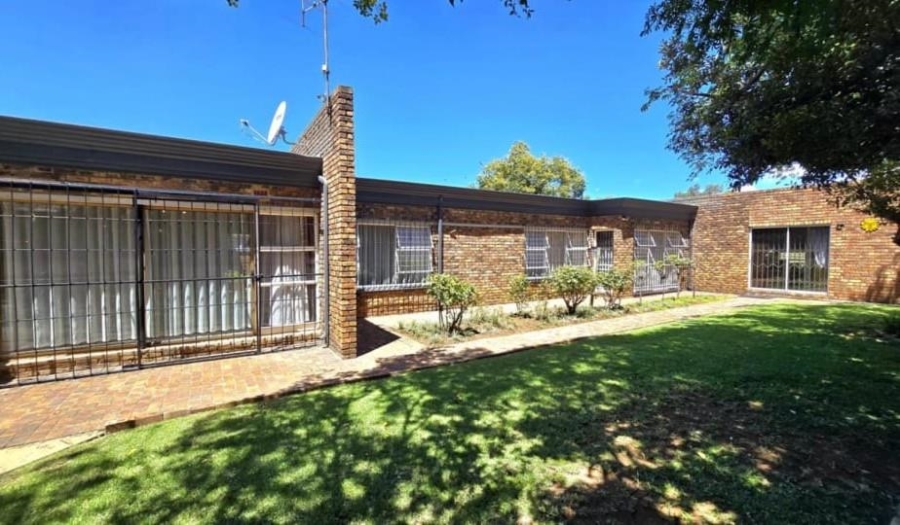 3 Bedroom Property for Sale in Brackenhurst Gauteng