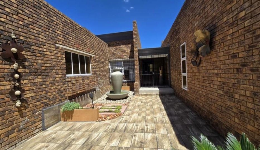3 Bedroom Property for Sale in Brackenhurst Gauteng