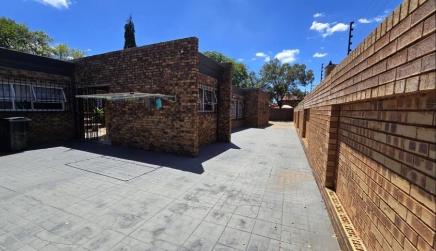 3 Bedroom Property for Sale in Brackenhurst Gauteng