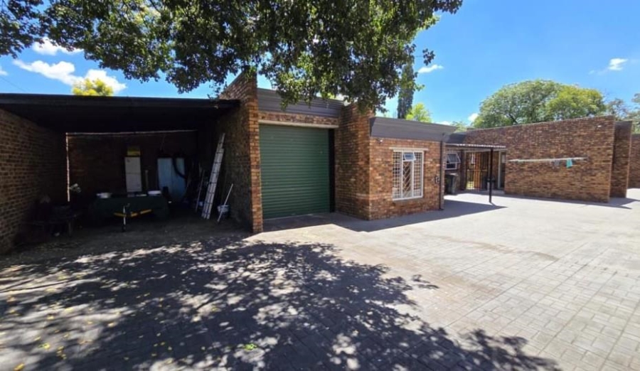 3 Bedroom Property for Sale in Brackenhurst Gauteng