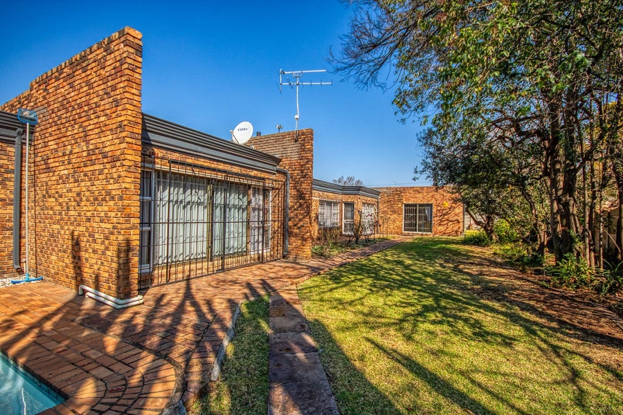 3 Bedroom Property for Sale in Brackenhurst Gauteng