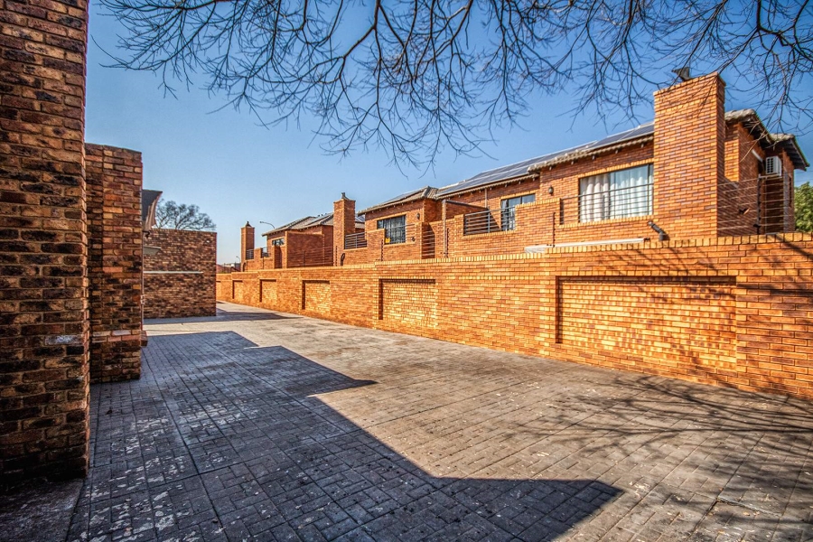 3 Bedroom Property for Sale in Brackenhurst Gauteng