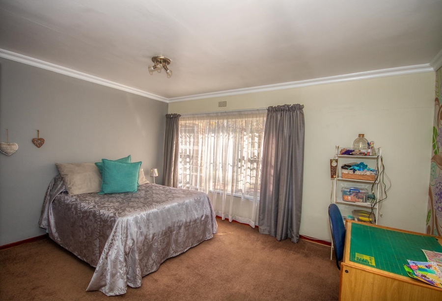 3 Bedroom Property for Sale in Brackenhurst Gauteng