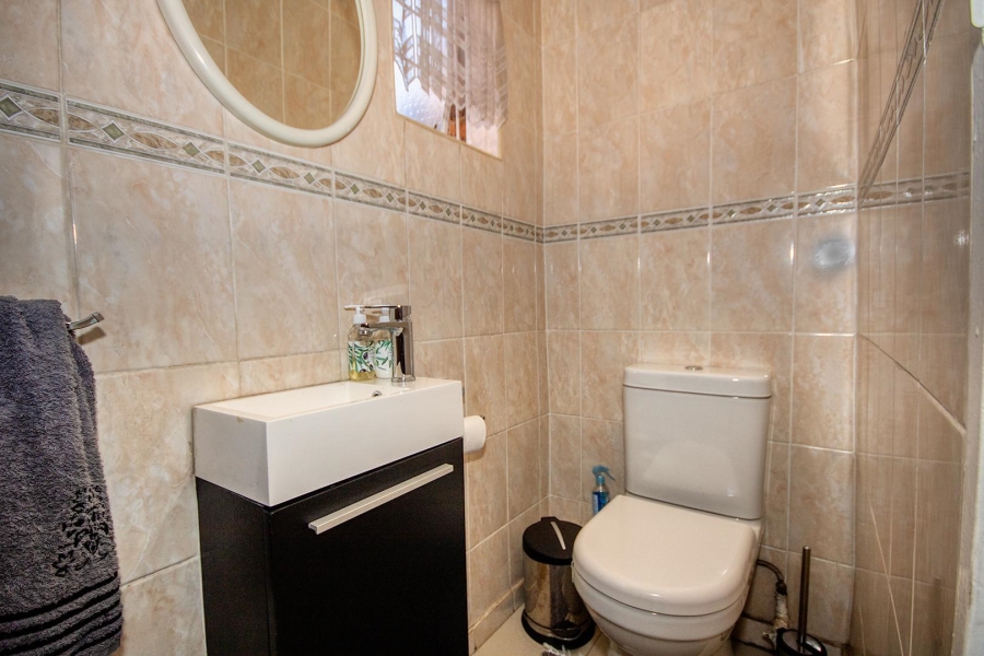 3 Bedroom Property for Sale in Brackenhurst Gauteng