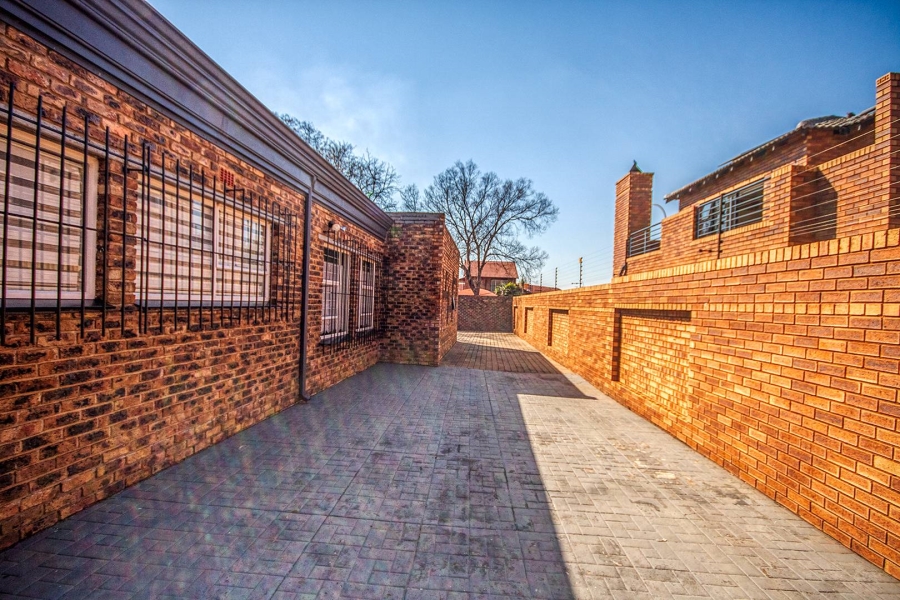 3 Bedroom Property for Sale in Brackenhurst Gauteng