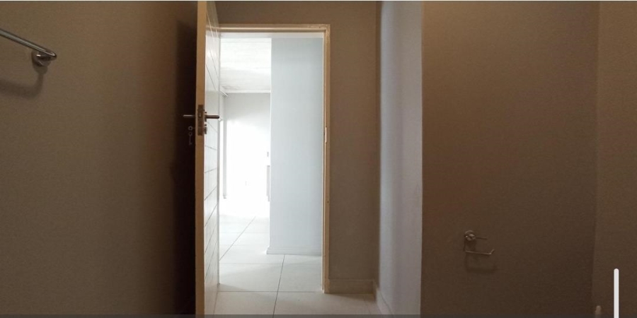 1 Bedroom Property for Sale in Midridge Park Gauteng
