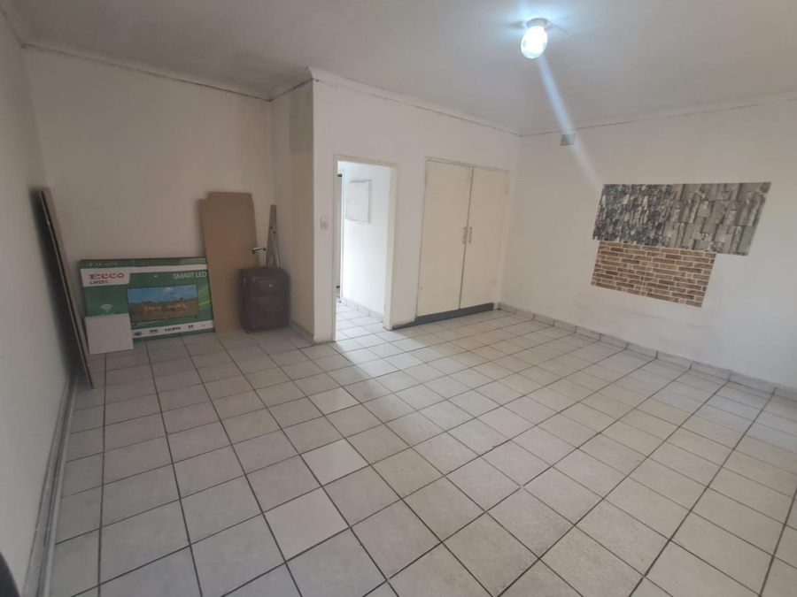 1 Bedroom Property for Sale in Pretoria West Gauteng
