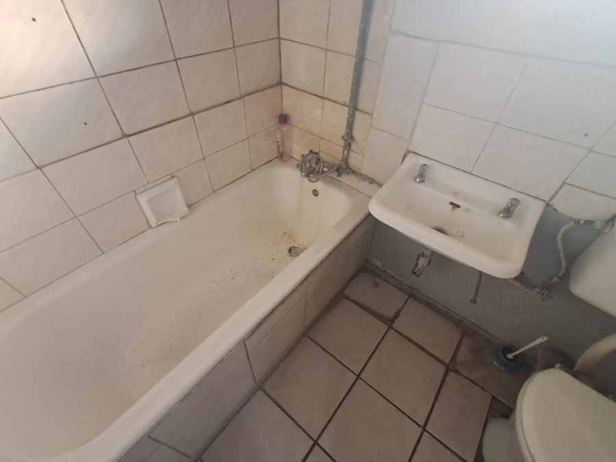 1 Bedroom Property for Sale in Pretoria West Gauteng