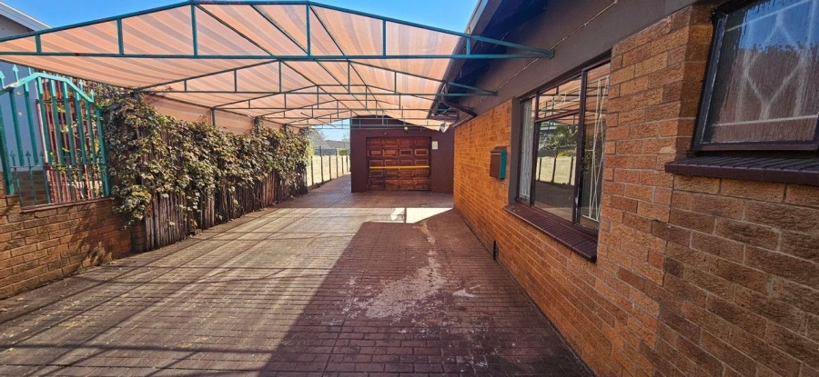 2 Bedroom Property for Sale in Raceview Gauteng