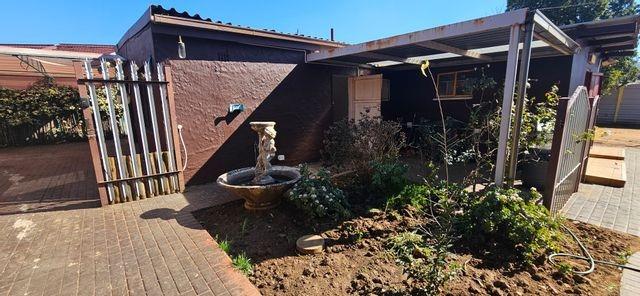 2 Bedroom Property for Sale in Raceview Gauteng