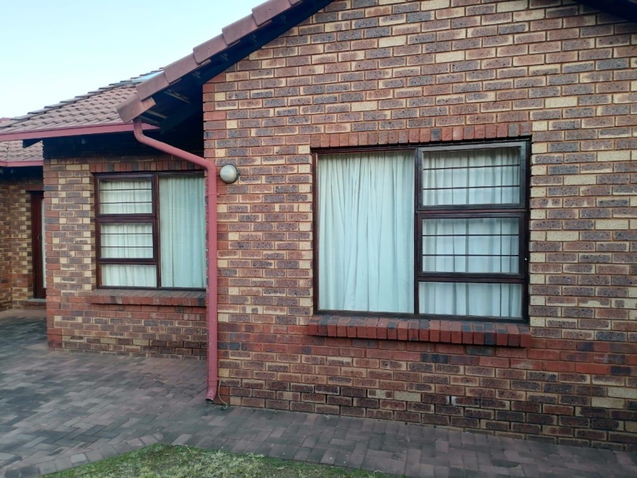3 Bedroom Property for Sale in Van Riebeeck Park Gauteng