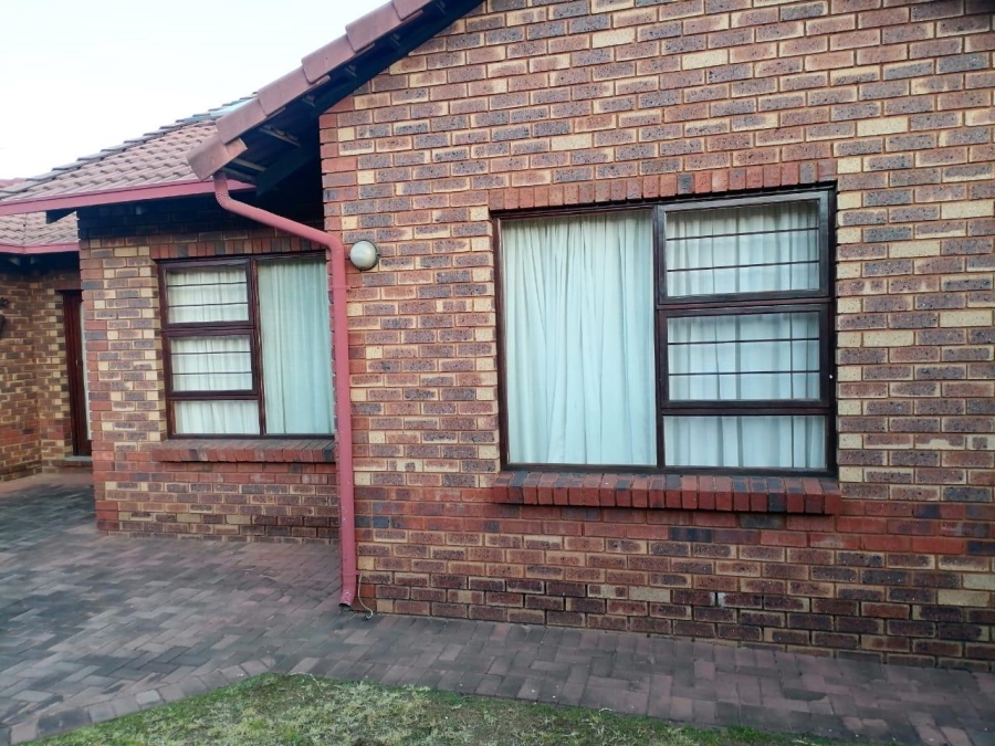 3 Bedroom Property for Sale in Van Riebeeck Park Gauteng