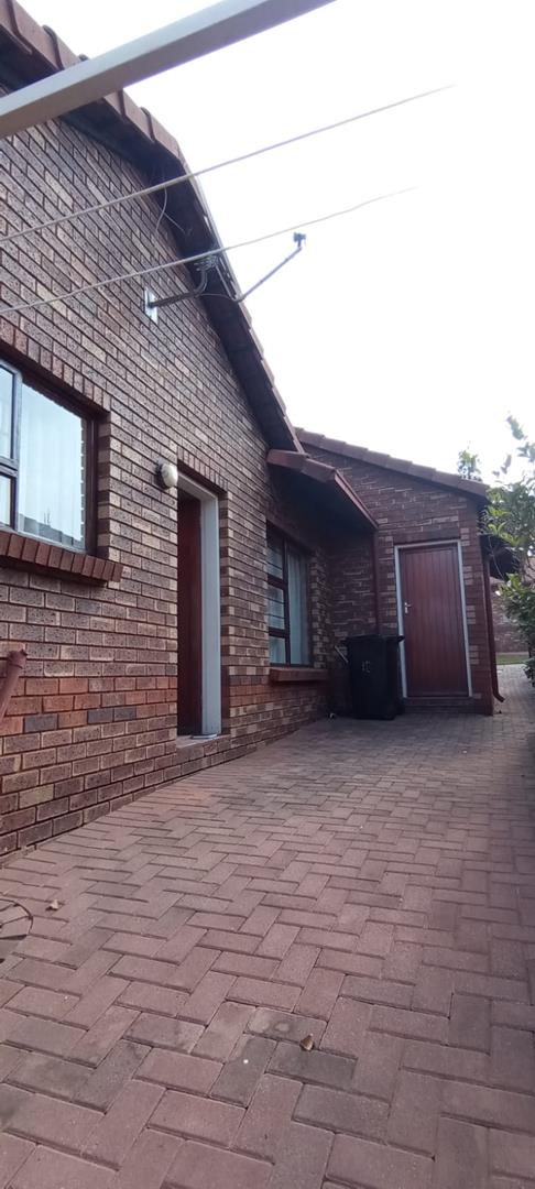 3 Bedroom Property for Sale in Van Riebeeck Park Gauteng
